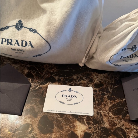 Prada Re-Edition 2005 handbag - Picture 12 of 12